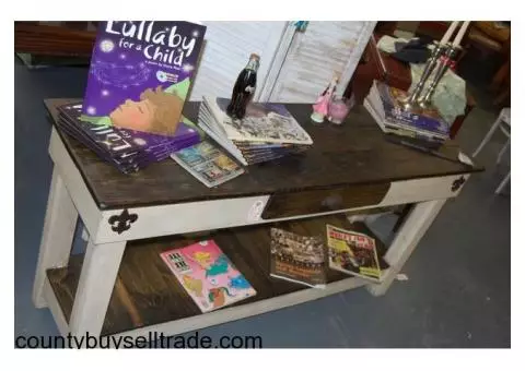 Solid Oak Sofa Table - Lisa's Lagniappe Shoppe